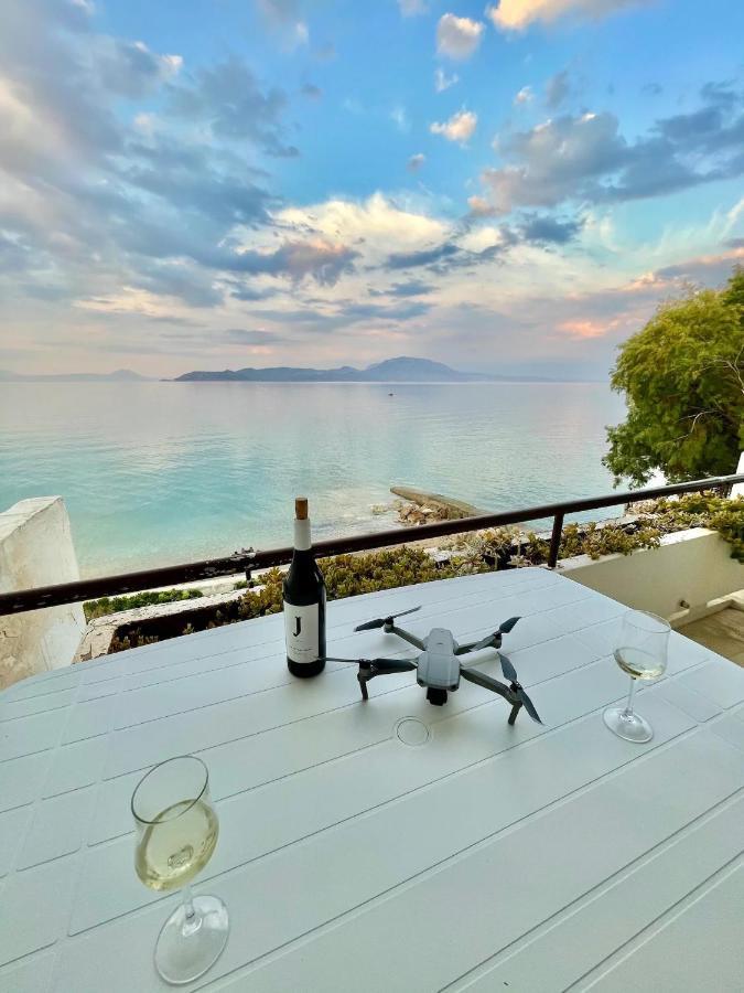 Nerántza Stunning Beachfront Apartment Stratos מראה חיצוני תמונה