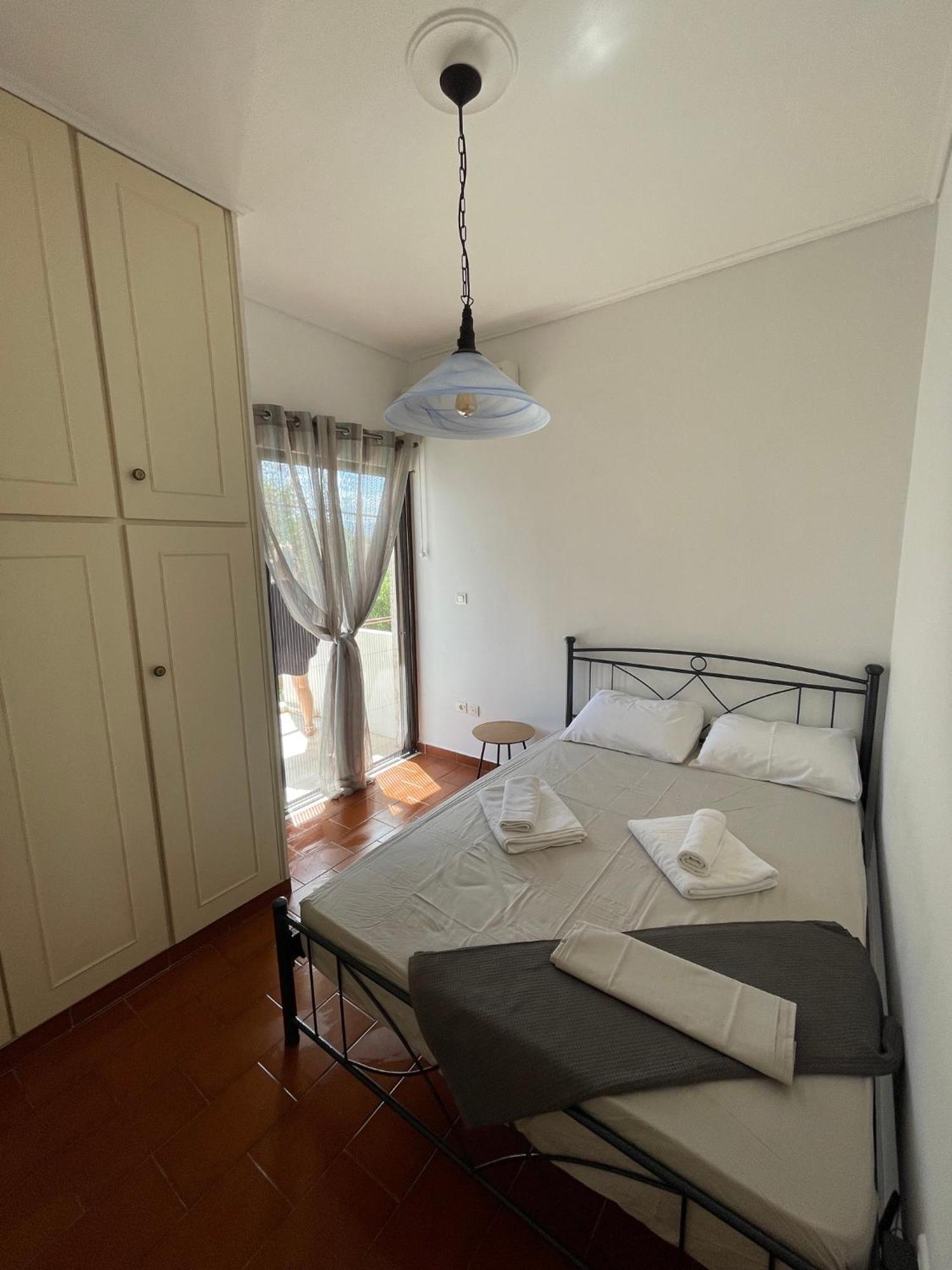 Nerántza Stunning Beachfront Apartment Stratos מראה חיצוני תמונה